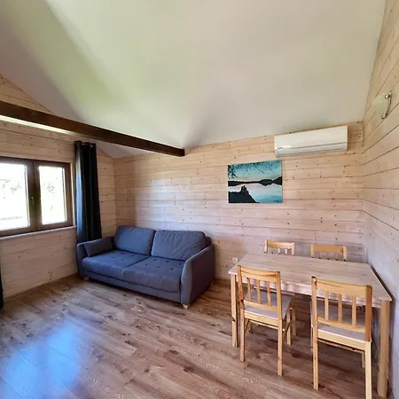 Mazurski بيت خشبي *